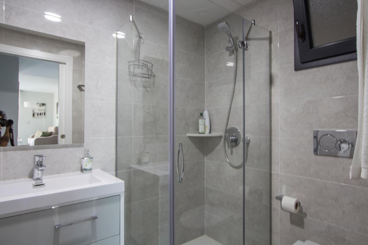 Infinity Luxury Sea View Apartment With Private Garden آريناليس ديل سول المظهر الخارجي الصورة